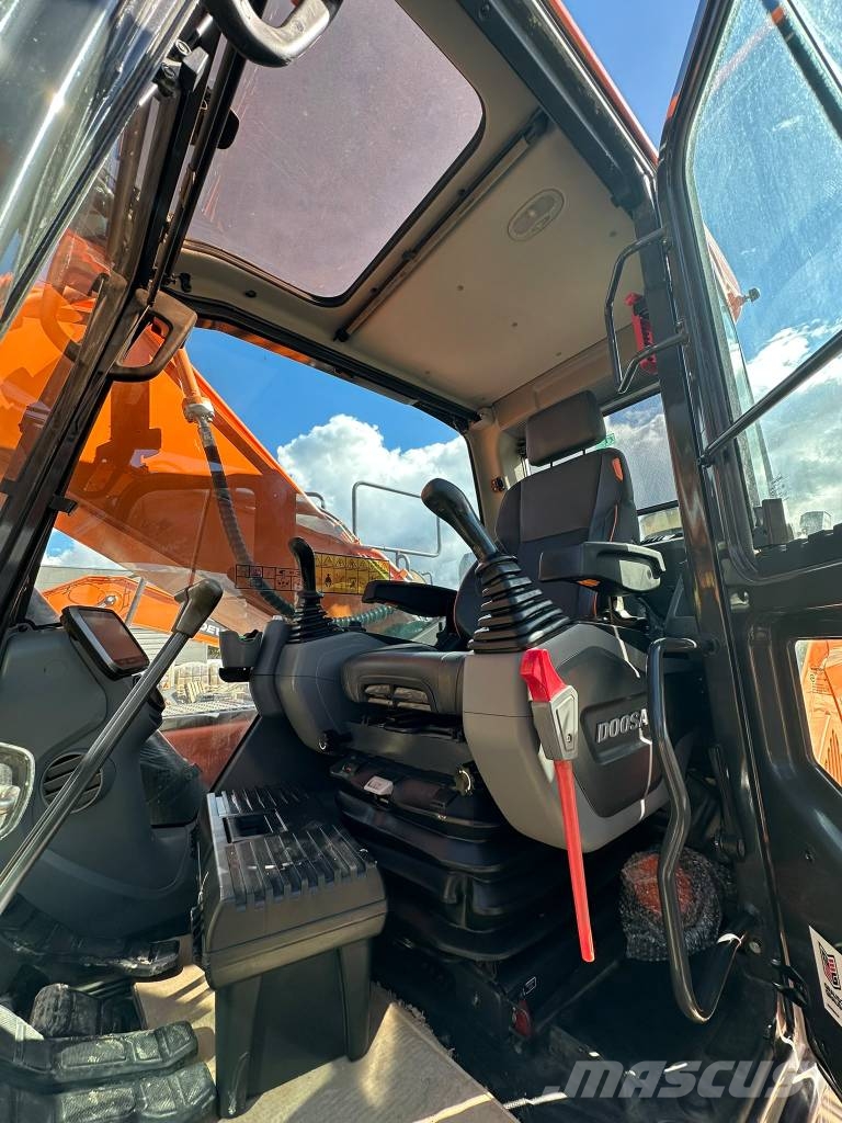 Doosan DX 255 LC Rupsgraafmachines