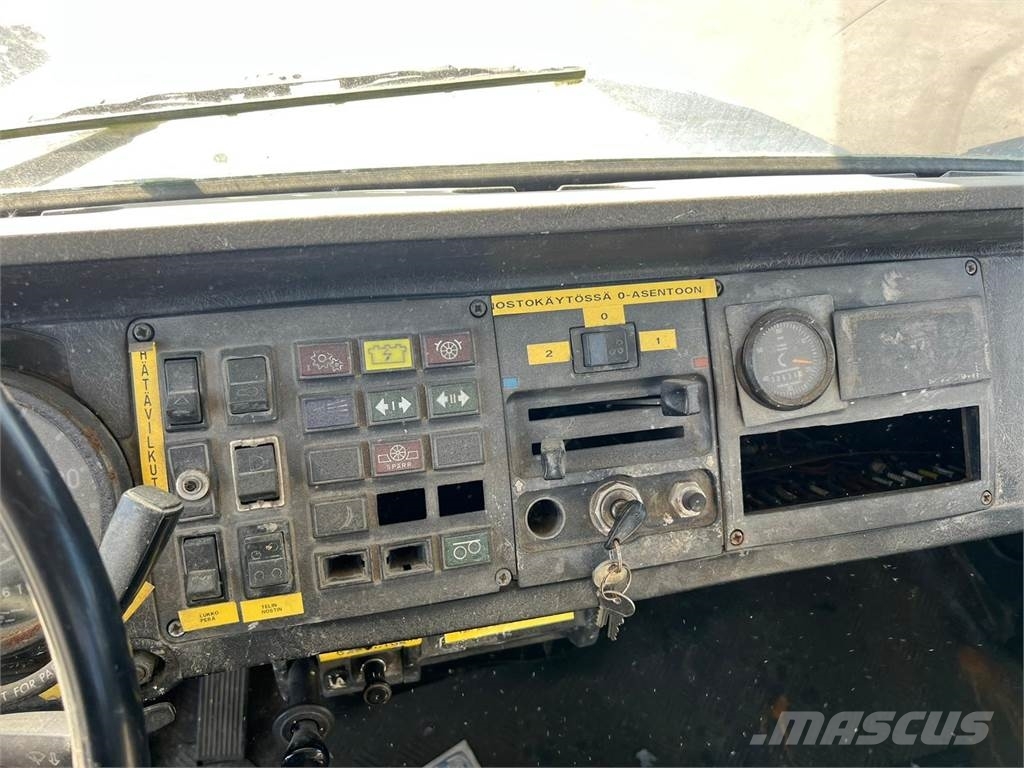 Scania 111 6X2 Kraanaga veokid