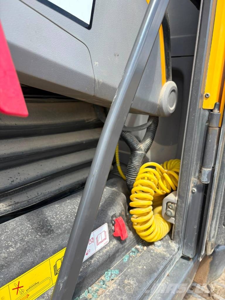 Volvo EC350E 轮式挖掘机