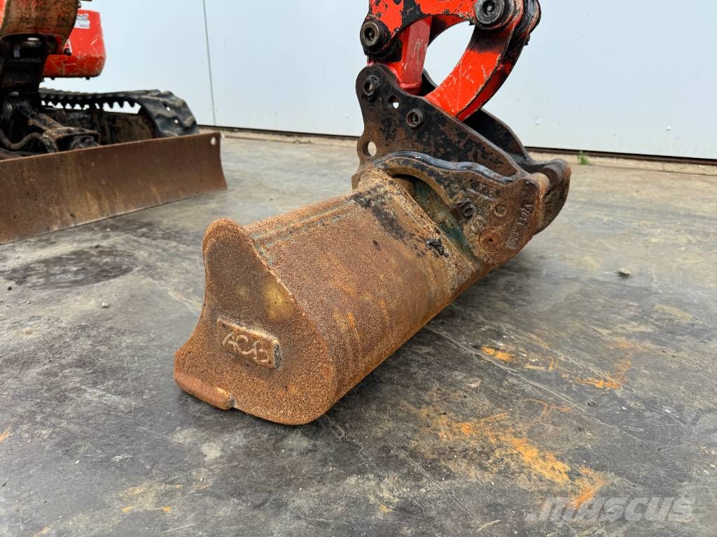 Kubota U10-3 - Hydr. Undercarriage / Hammer Lines Miniescavadeiras < 7t (Mini escavadeiras)