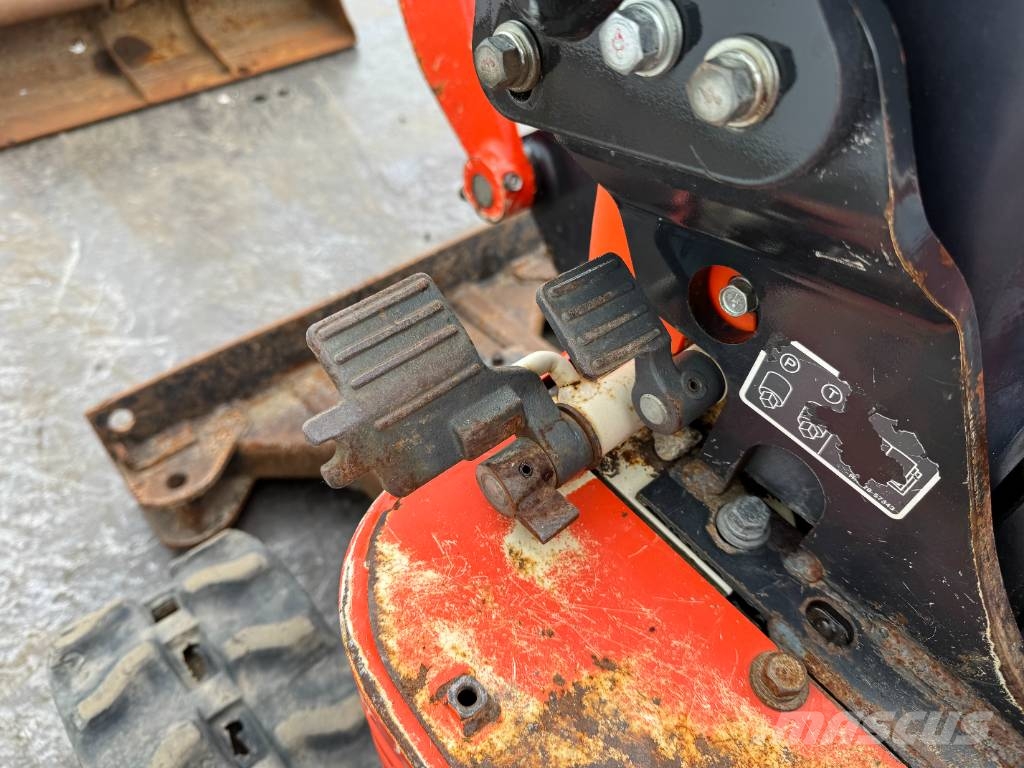 Kubota U10-3 - Hydr. Undercarriage / Hammer Lines Miniescavadeiras < 7t (Mini escavadeiras)