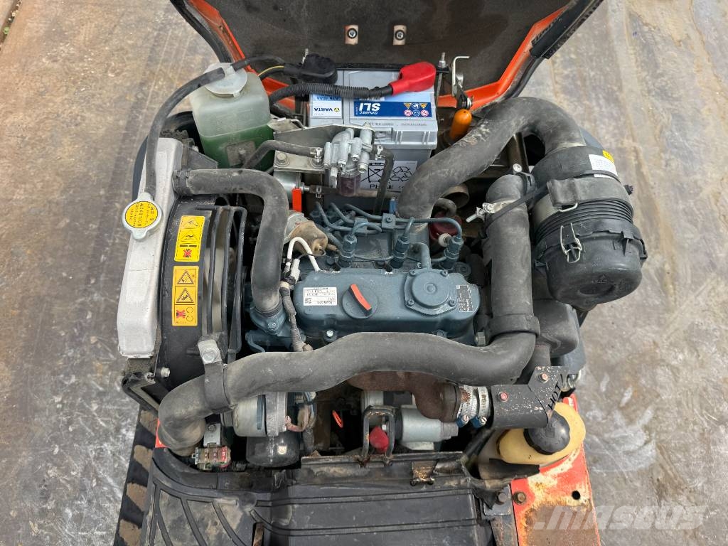 Kubota U10-3 - Hydr. Undercarriage / Hammer Lines Miniescavadeiras < 7t (Mini escavadeiras)
