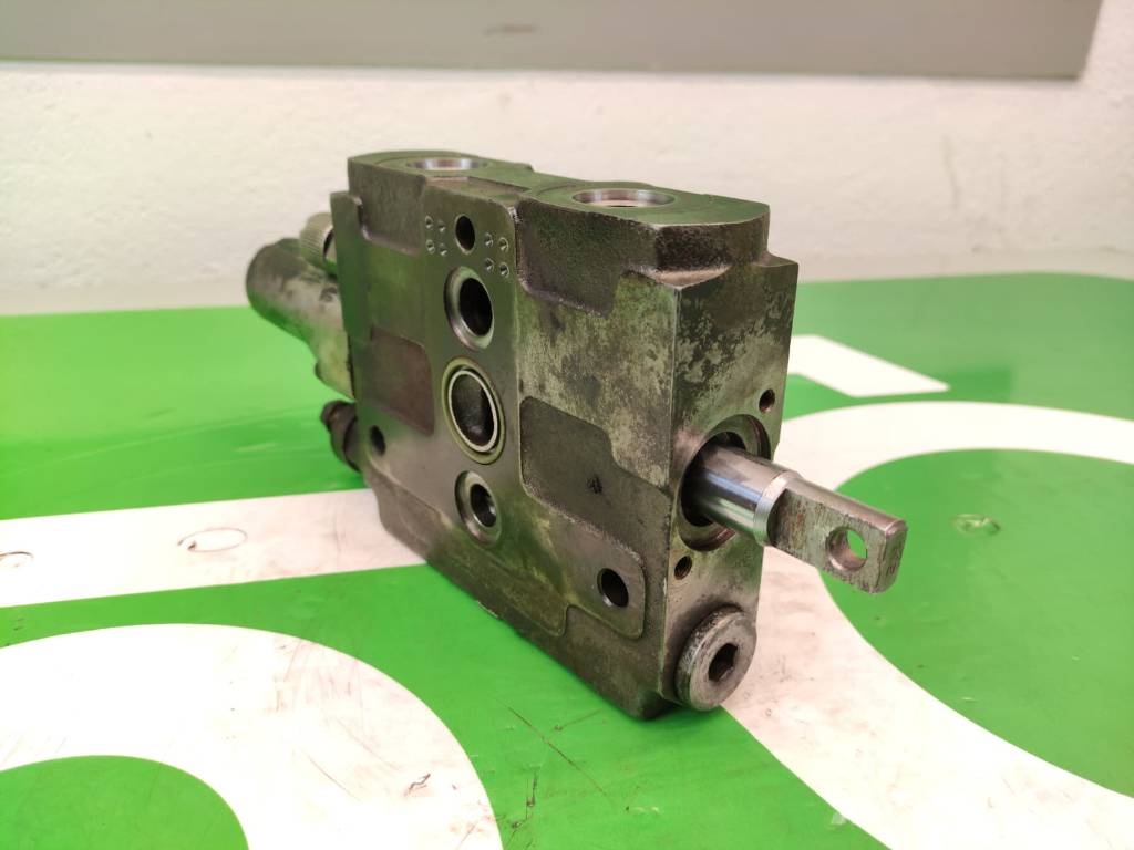 CLAAS Ares 640 Bosch Distributor Section 0521609085 Шасі