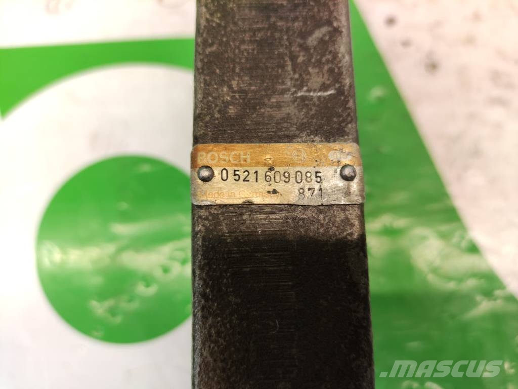 CLAAS Ares 640 Bosch Distributor Section 0521609085 Шасі