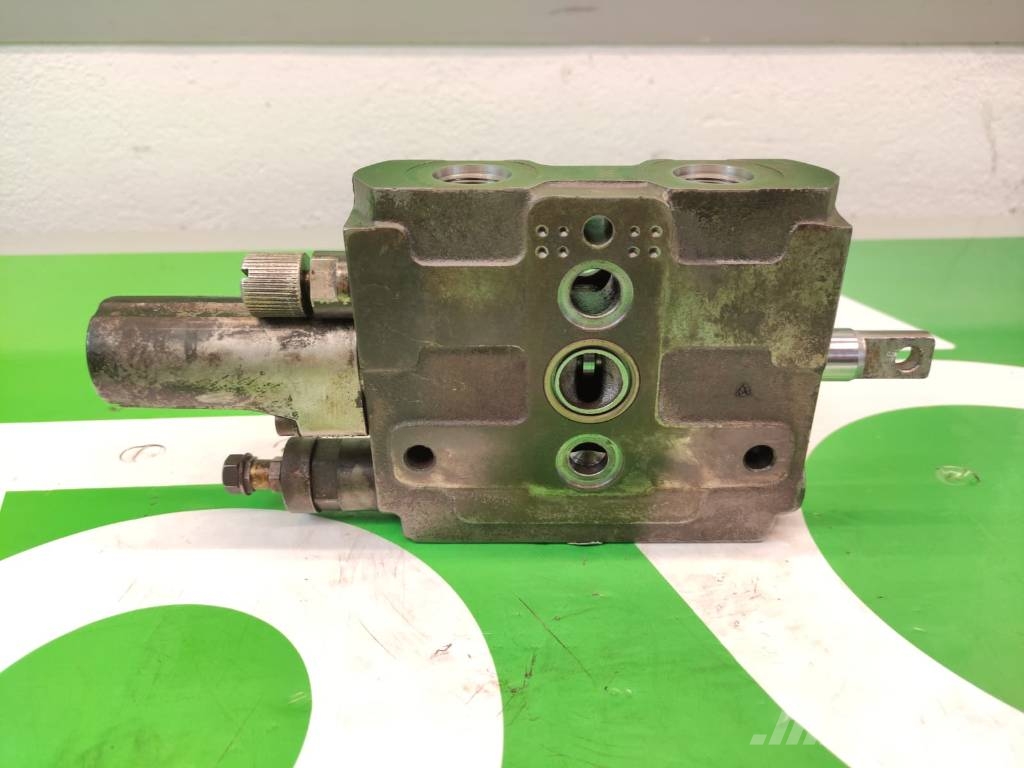 CLAAS Ares 640 Bosch Distributor Section 0521609085 Шасі