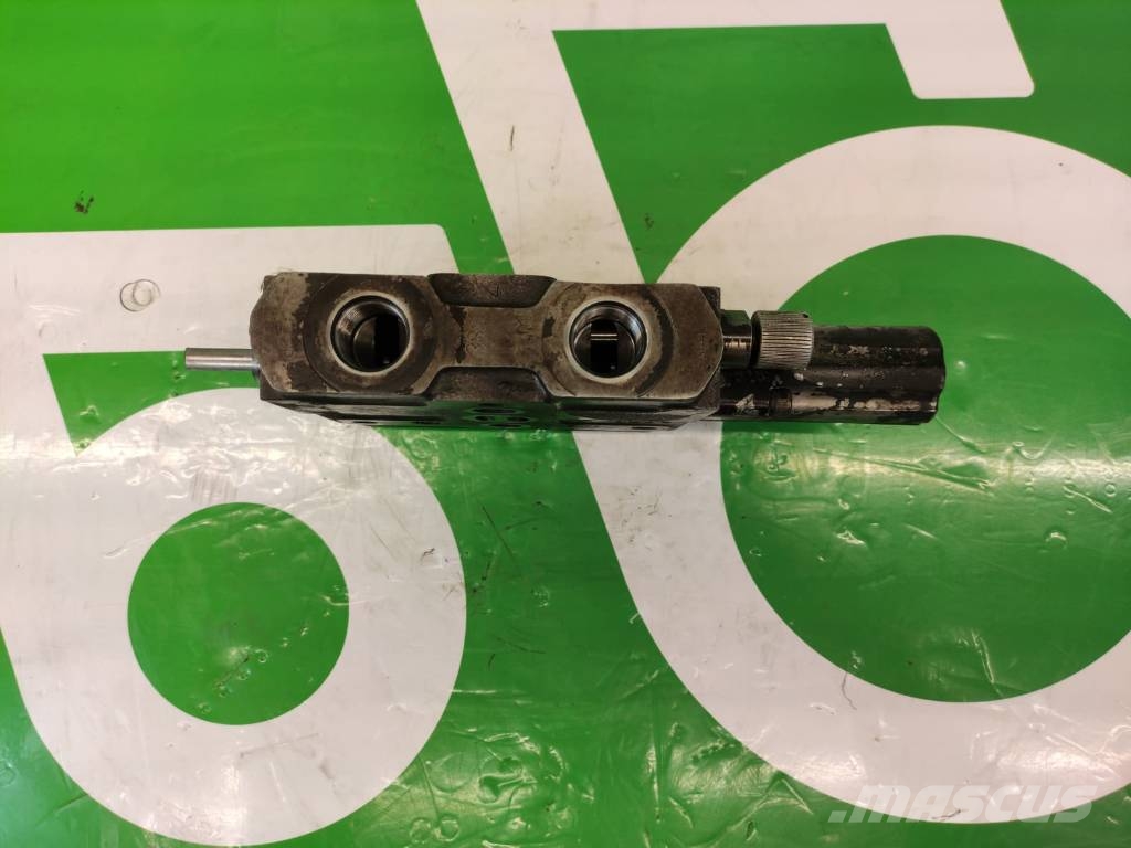 CLAAS Ares 640 Bosch Distributor Section 0521609085 Шасі