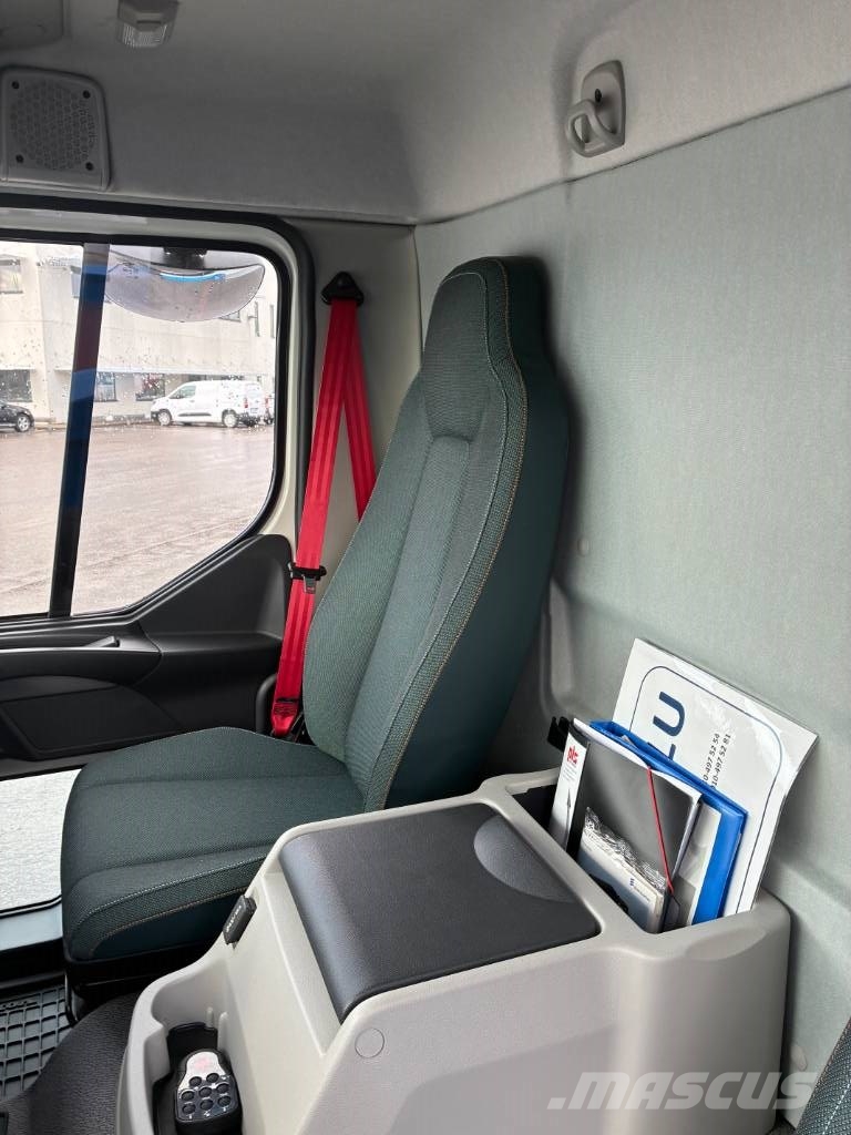 Volvo FL 42 R شاحنات ذات هيكل صندوقي