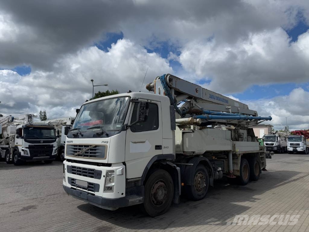Volvo FM 340 TEKA 32-4 m مضخات خرسانة