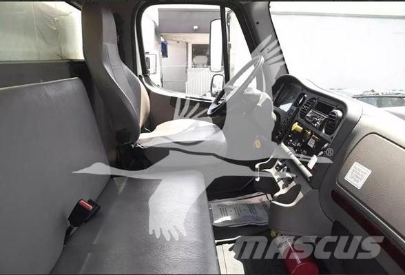 Freightliner BUSINESS CLASS M2 106 Truck Tractor Units