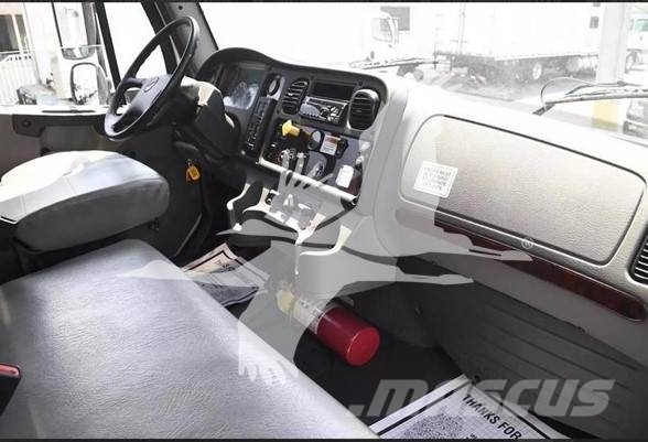 Freightliner BUSINESS CLASS M2 106 Truck Tractor Units