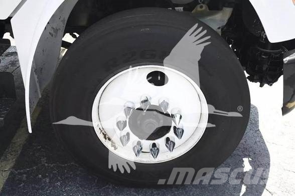 Freightliner BUSINESS CLASS M2 106 Truck Tractor Units