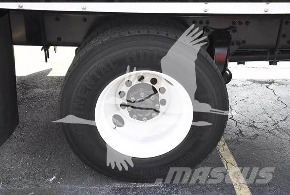 Freightliner BUSINESS CLASS M2 106 Truck Tractor Units