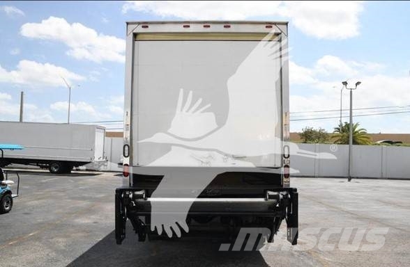 Freightliner BUSINESS CLASS M2 106 건설 장비 - 기타