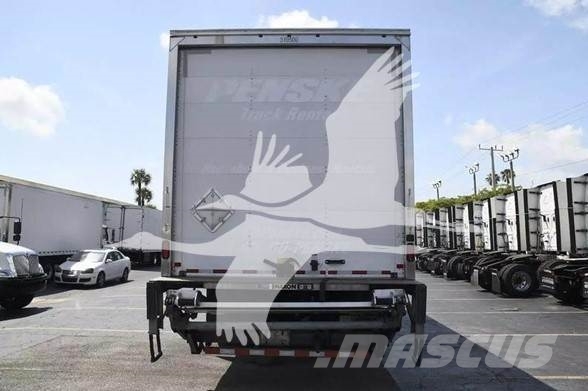 Freightliner BUSINESS CLASS M2 106 Truck Tractor Units