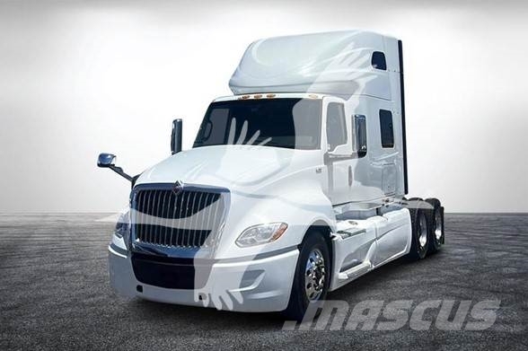 International LT Prime Movers