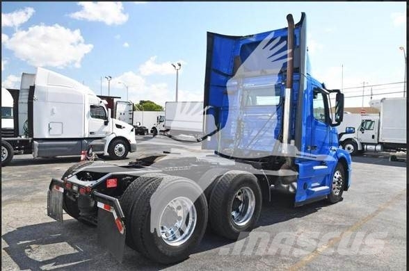 Volvo VNL42T300 Tegljači