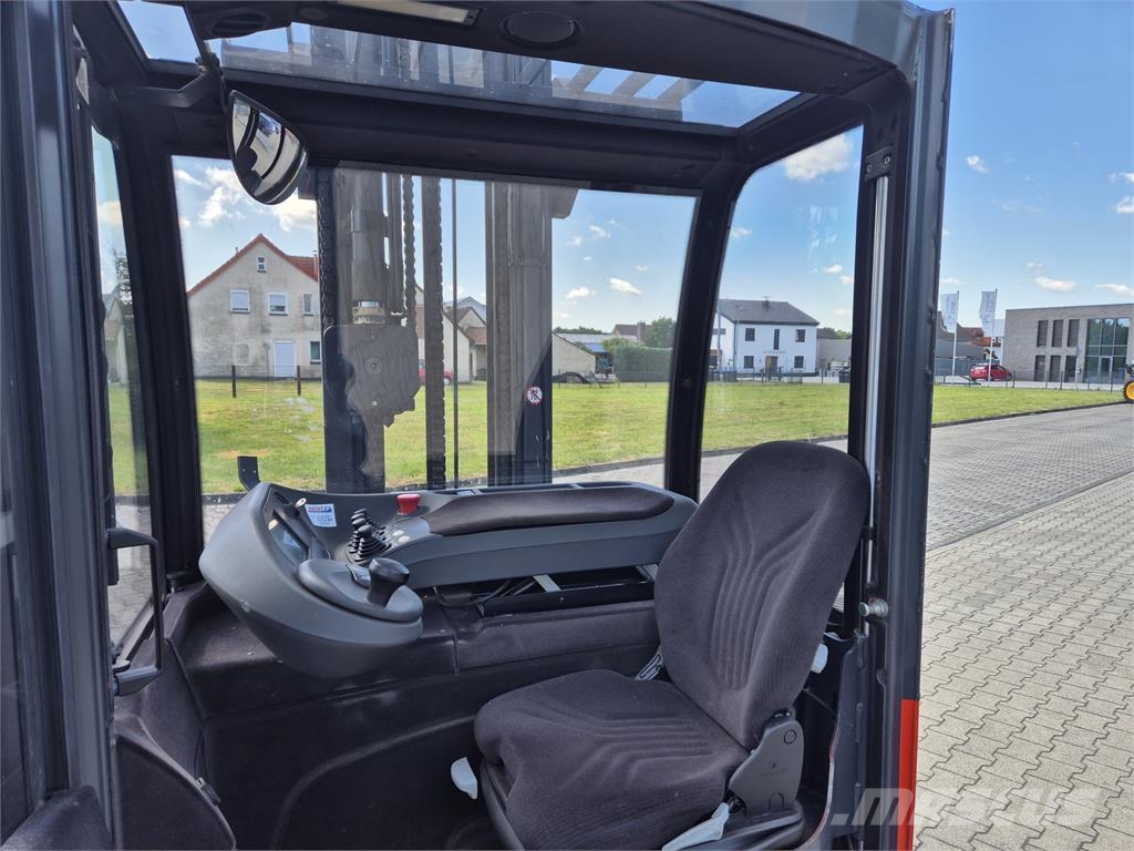 Linde R20HD-01 Reach truck