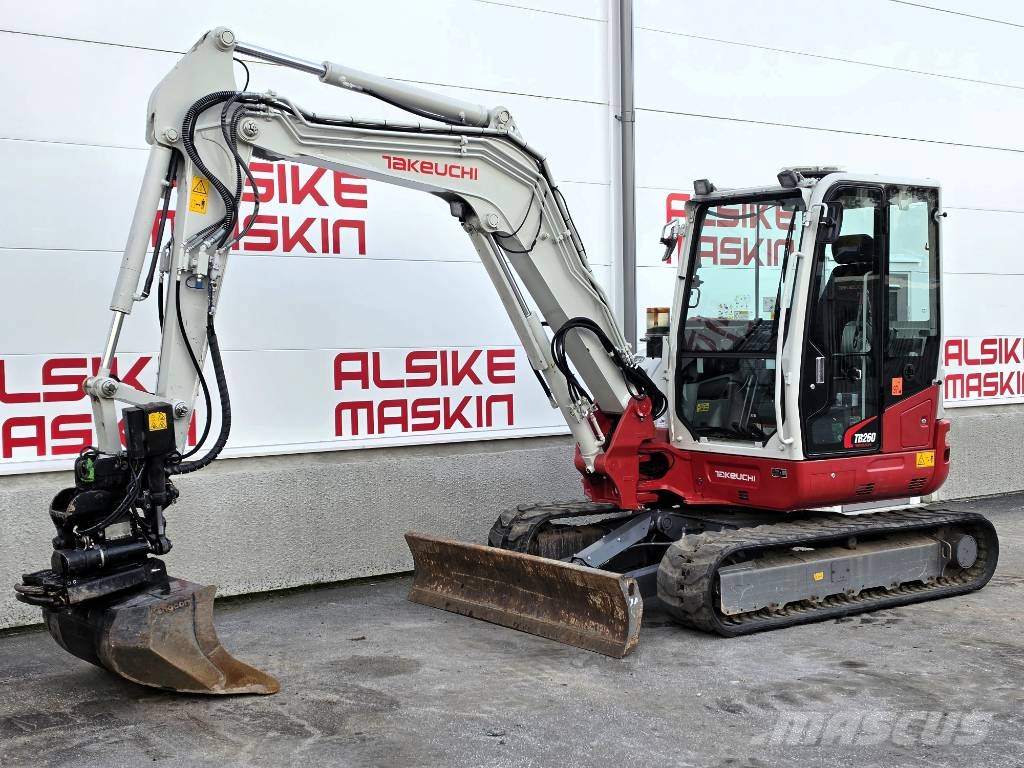 Takeuchi TB 260 Miniescavatori