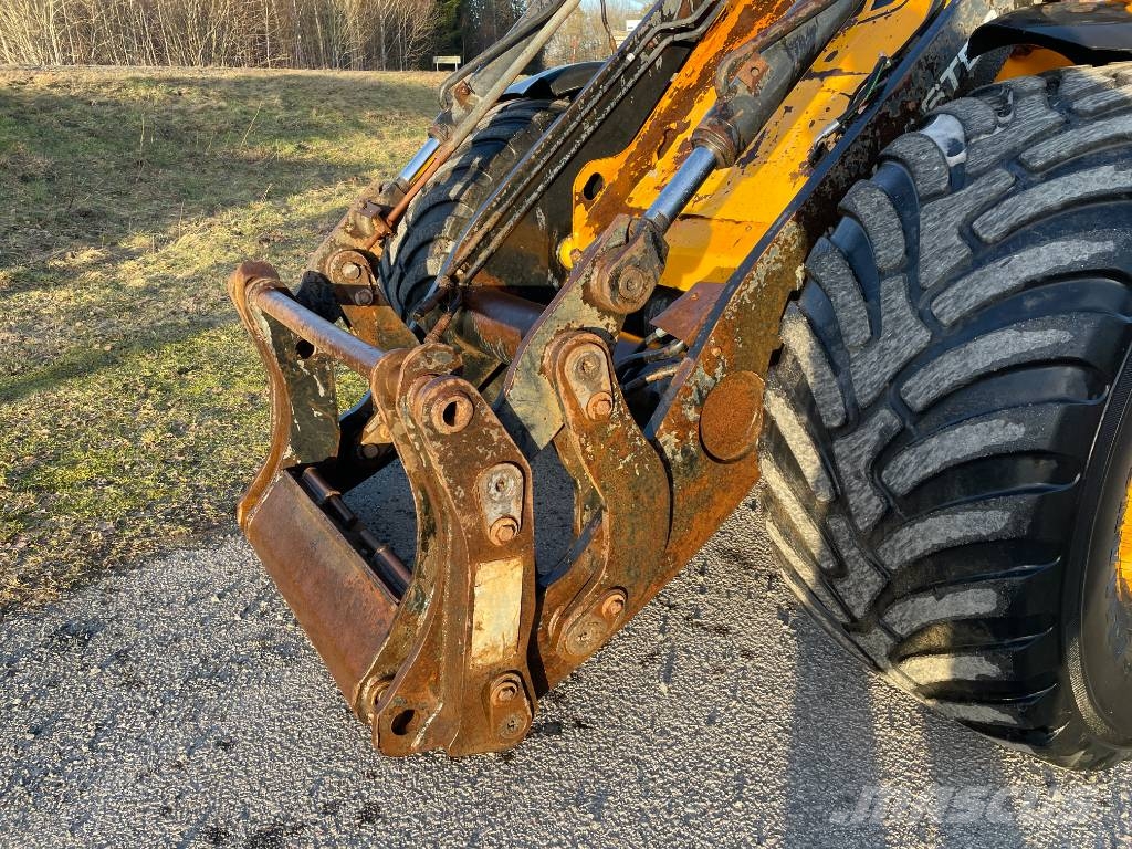 JCB 412S med Stora BM Wheel loaders