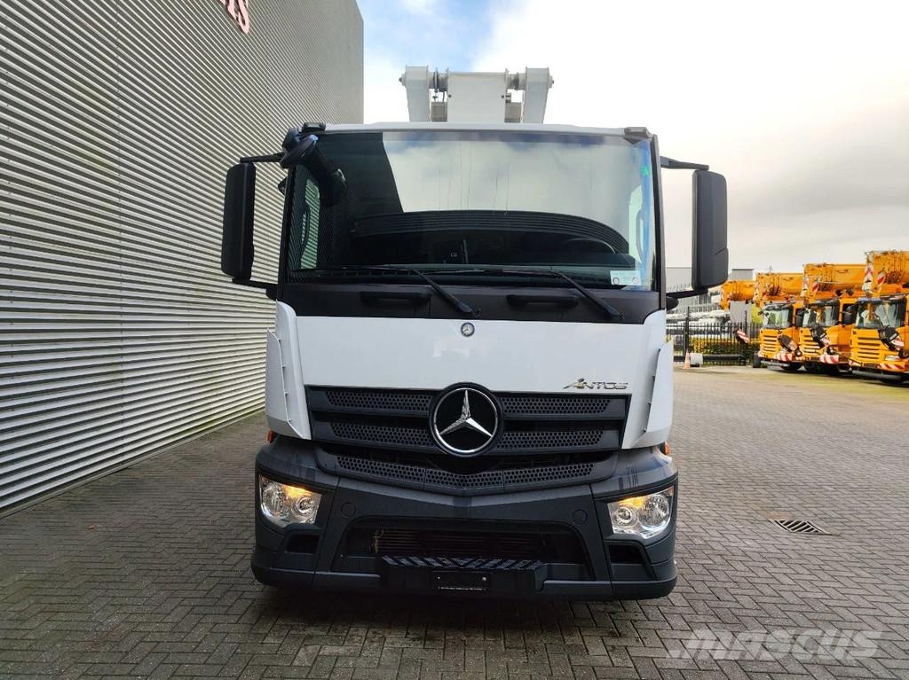 Mercedes-Benz Antos 1833 4x2 France Elevateur 284 TBE Plataformas sobre camión