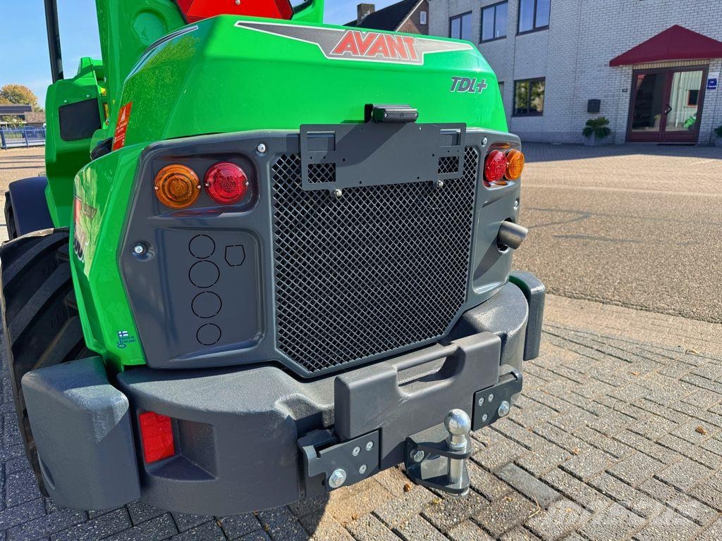 Avant 860i TDL+ Kolesni nakladalci