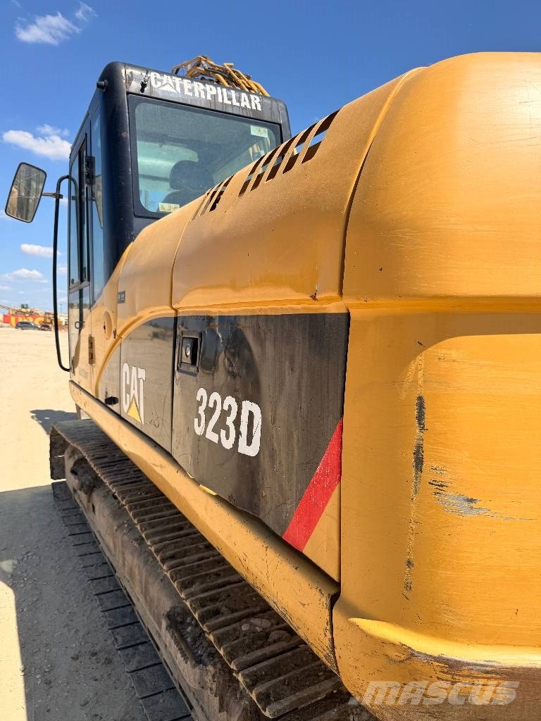 CAT 323 D Excavadoras sobre orugas