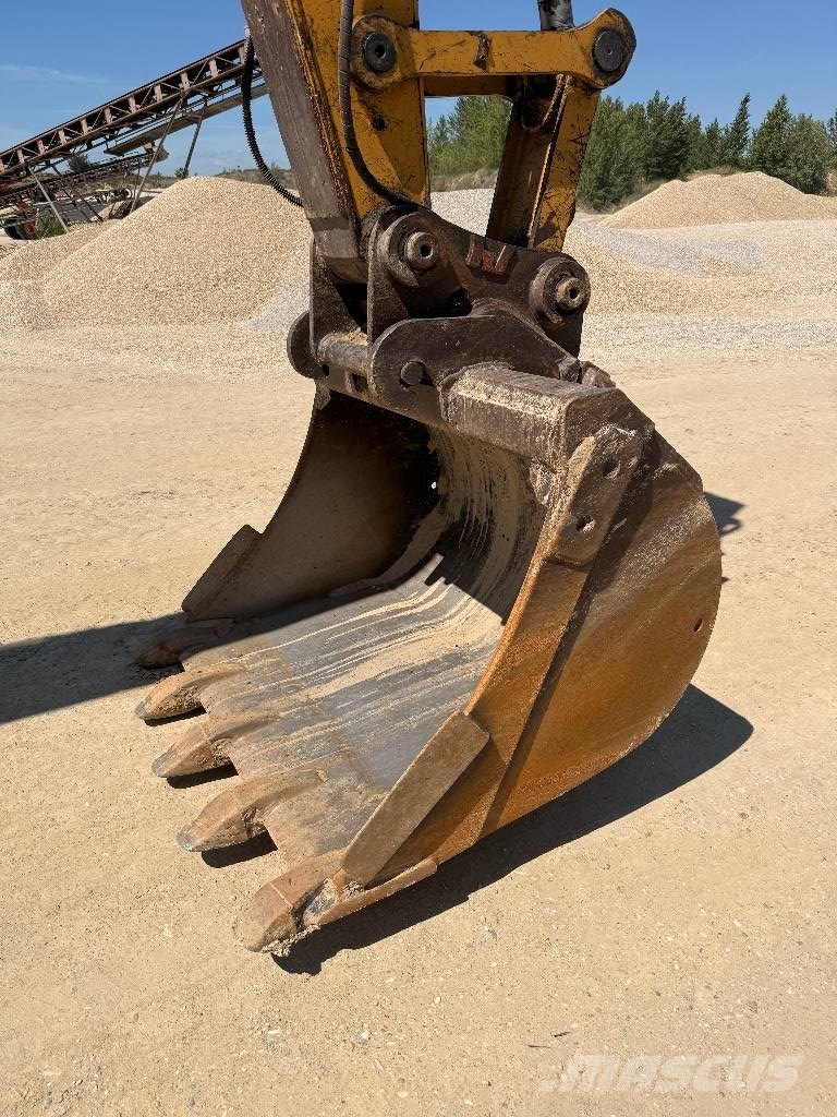 CAT 323 D Excavadoras sobre orugas