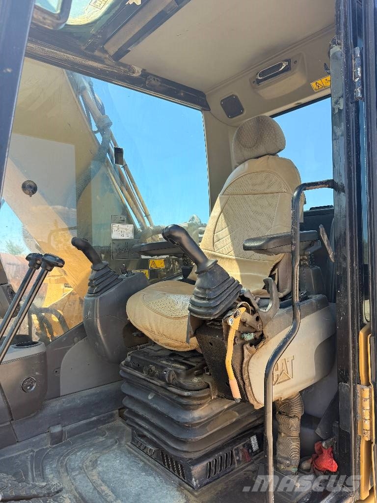 CAT 323 D Excavadoras sobre orugas