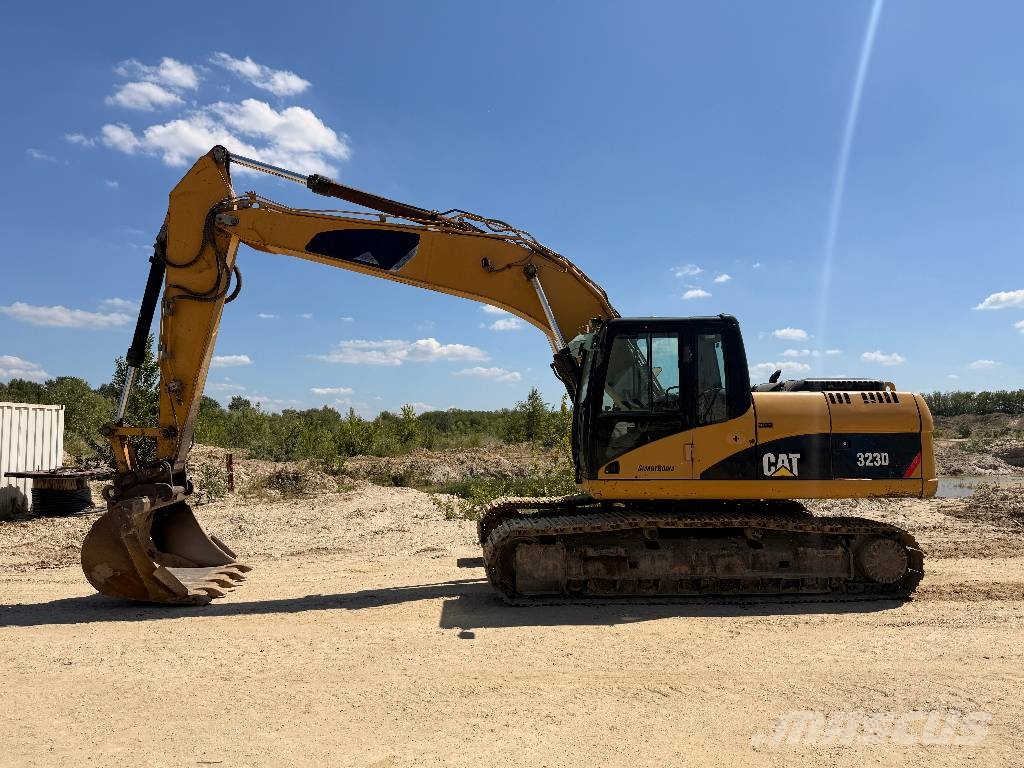 CAT 323 D Excavadoras sobre orugas