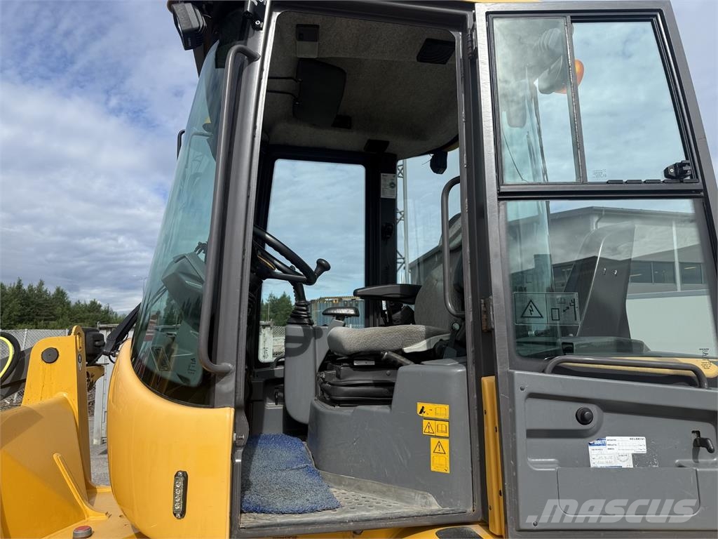 Volvo L30GS لوادر بعجل