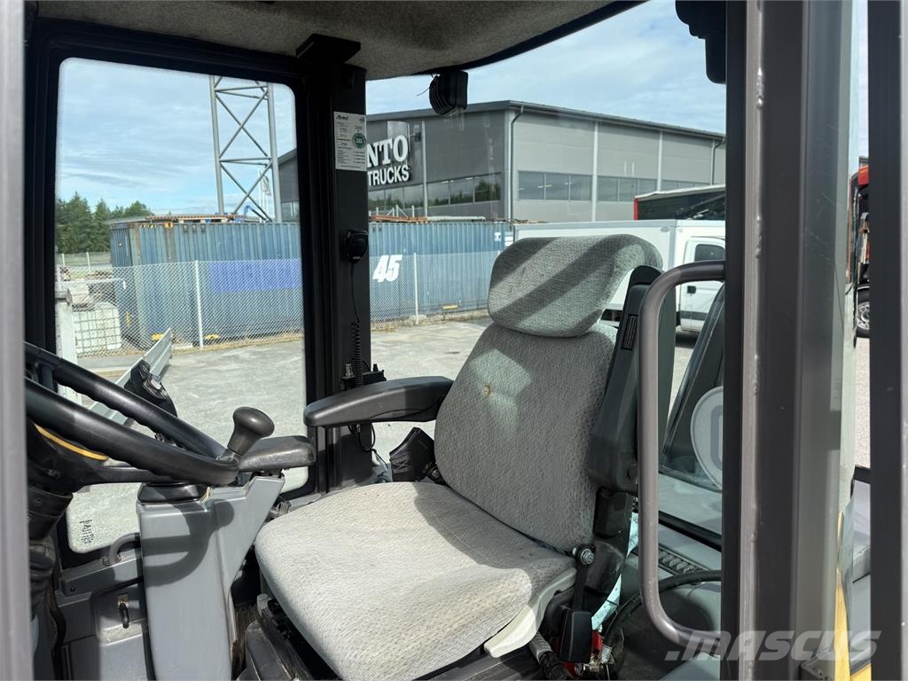 Volvo L30GS لوادر بعجل