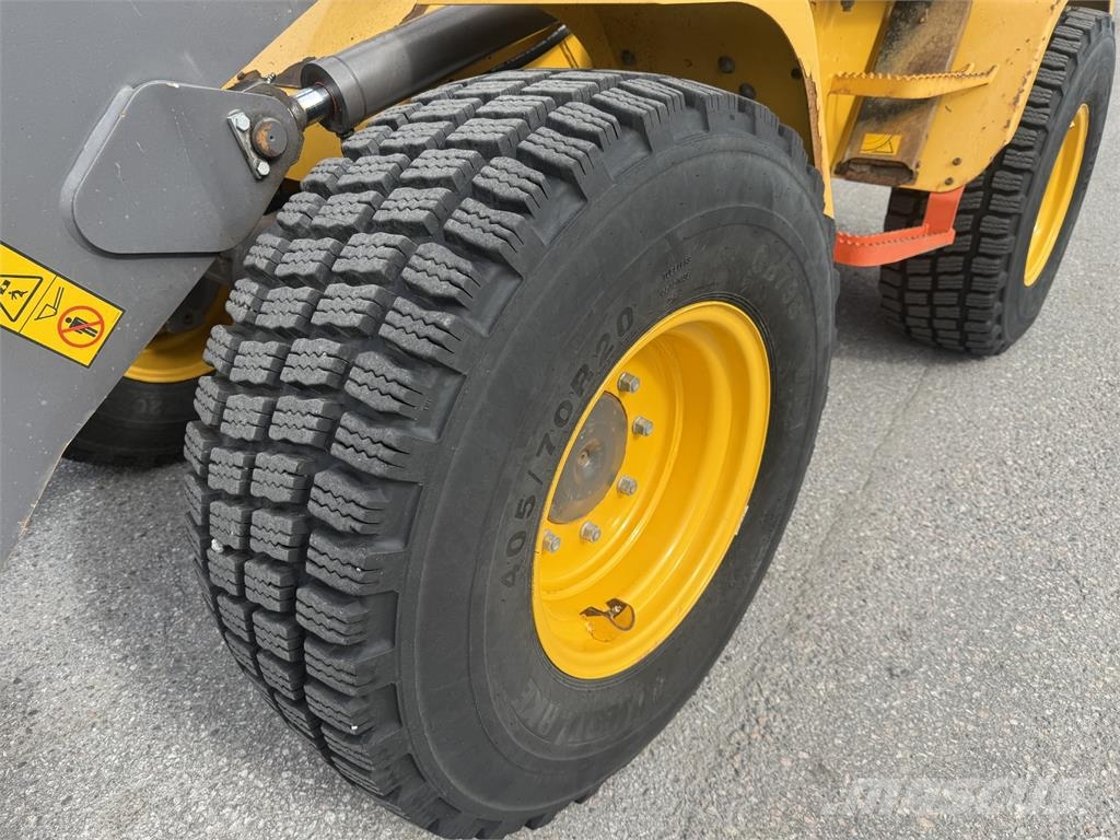 Volvo L30GS لوادر بعجل