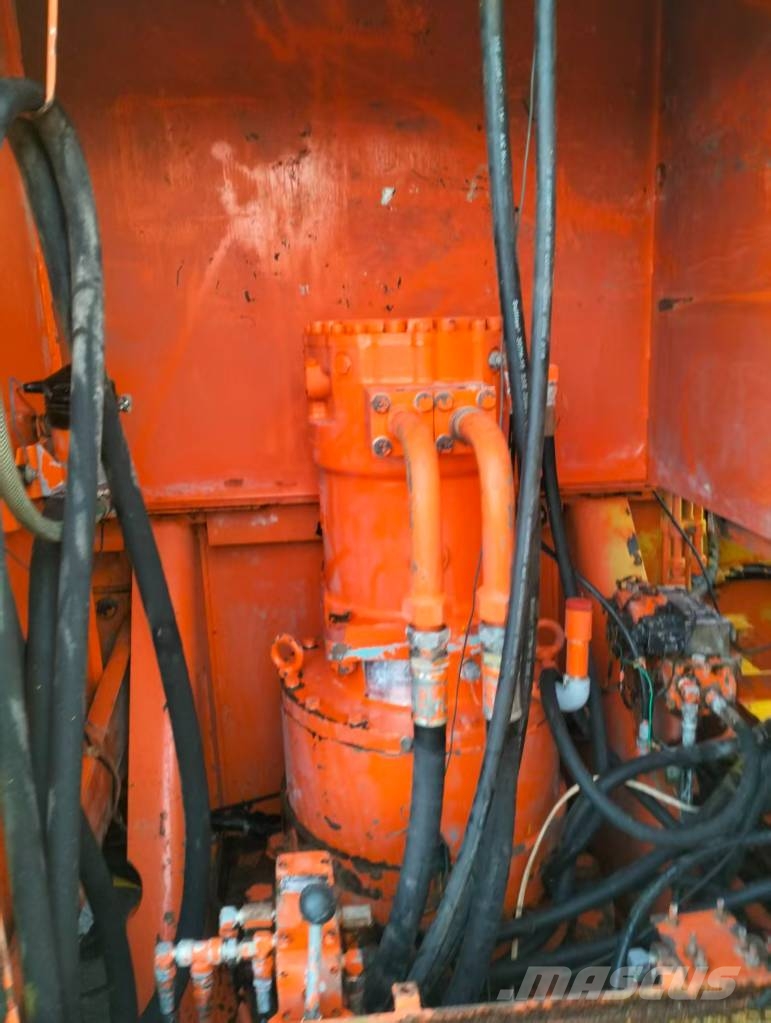 IHI CCH 1500 Гусеничні крани