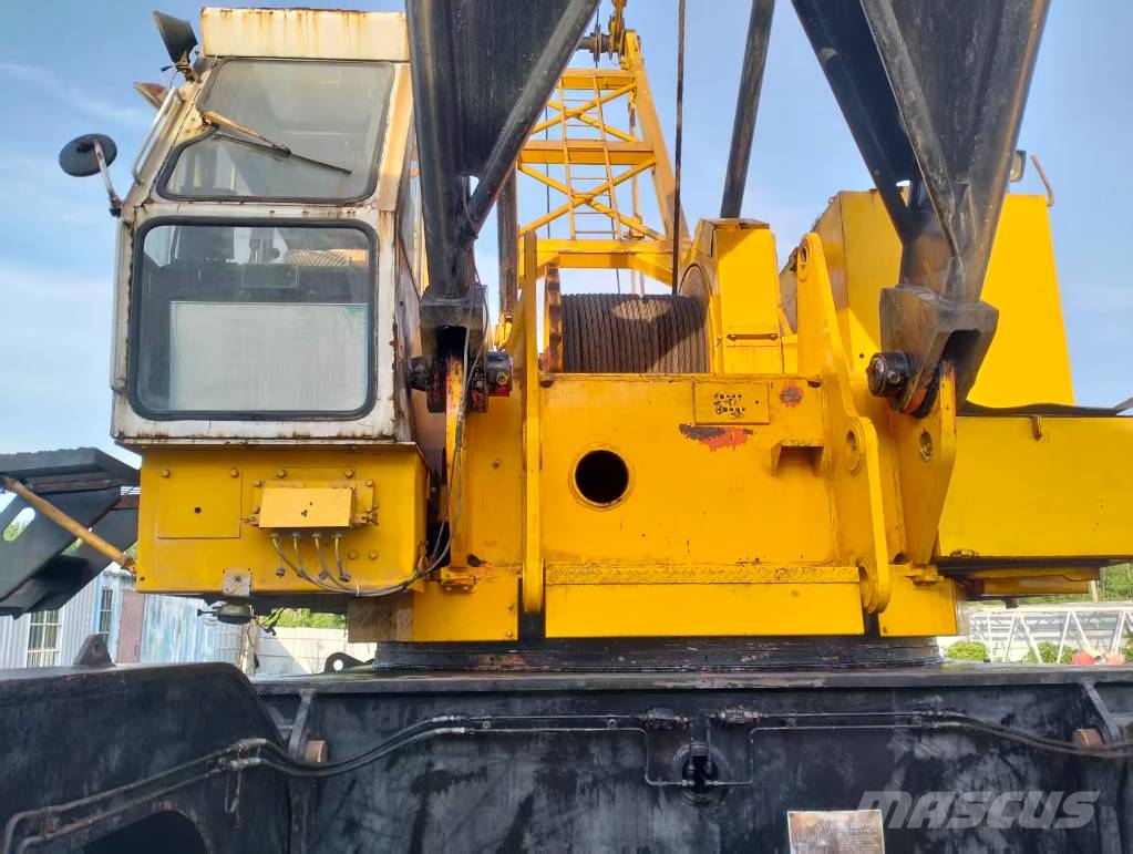 IHI CCH 1500 Гусеничні крани