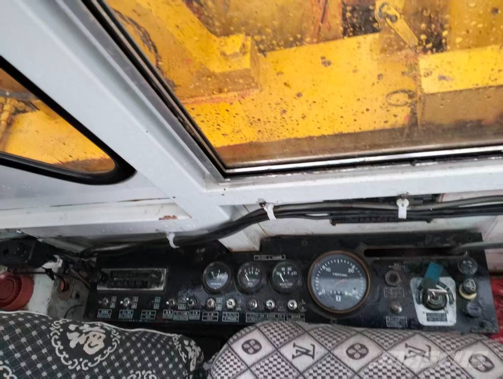 IHI CCH 1500 Гусеничні крани