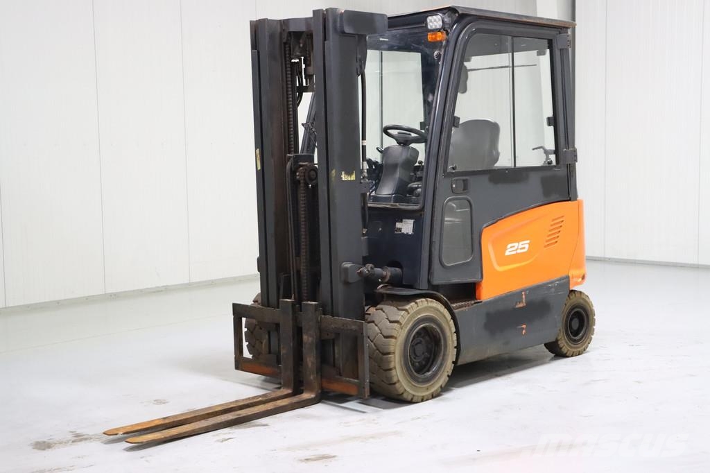 Doosan B25X-7 Električni viljuškari