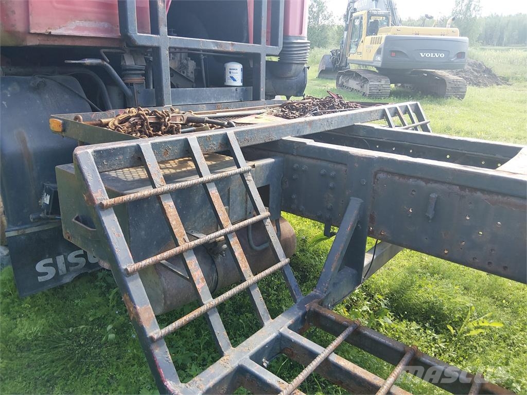Sisu SM300 Samochody do przewozu maszyn leśnych