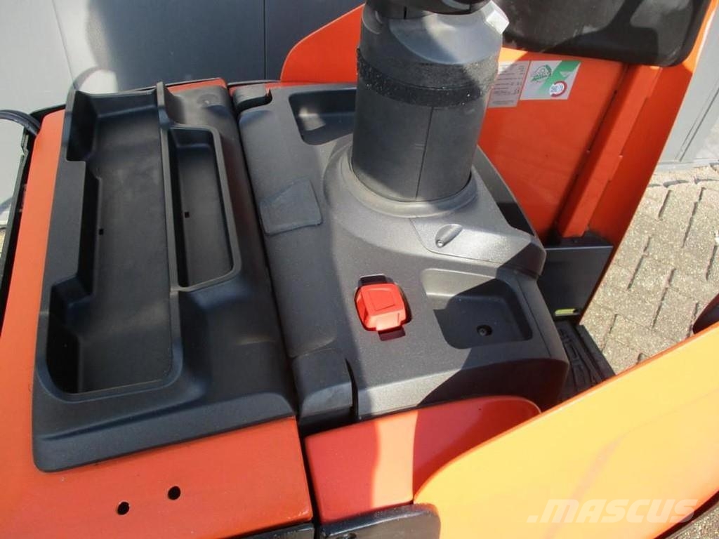 BT LPE250 Transpaletas Eléctricas con plataforma