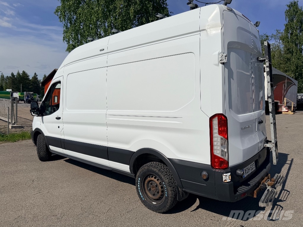 Ford Transit 4x4 huolto auto 2.0 diesel Furgonetas /Furgón