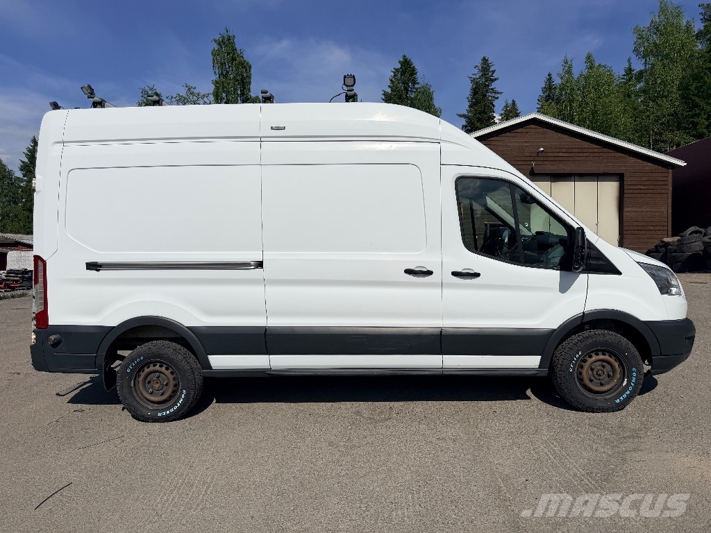 Ford Transit 4x4 huolto auto 2.0 diesel Furgonetas /Furgón