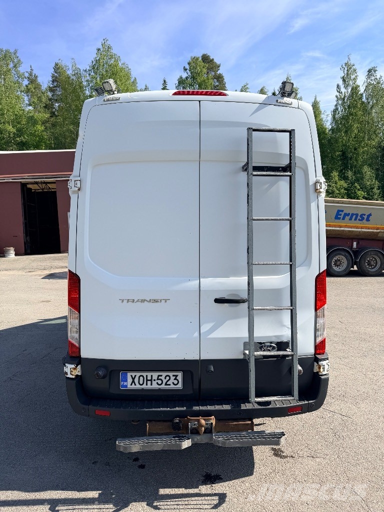 Ford Transit 4x4 huolto auto 2.0 diesel Furgonetas /Furgón