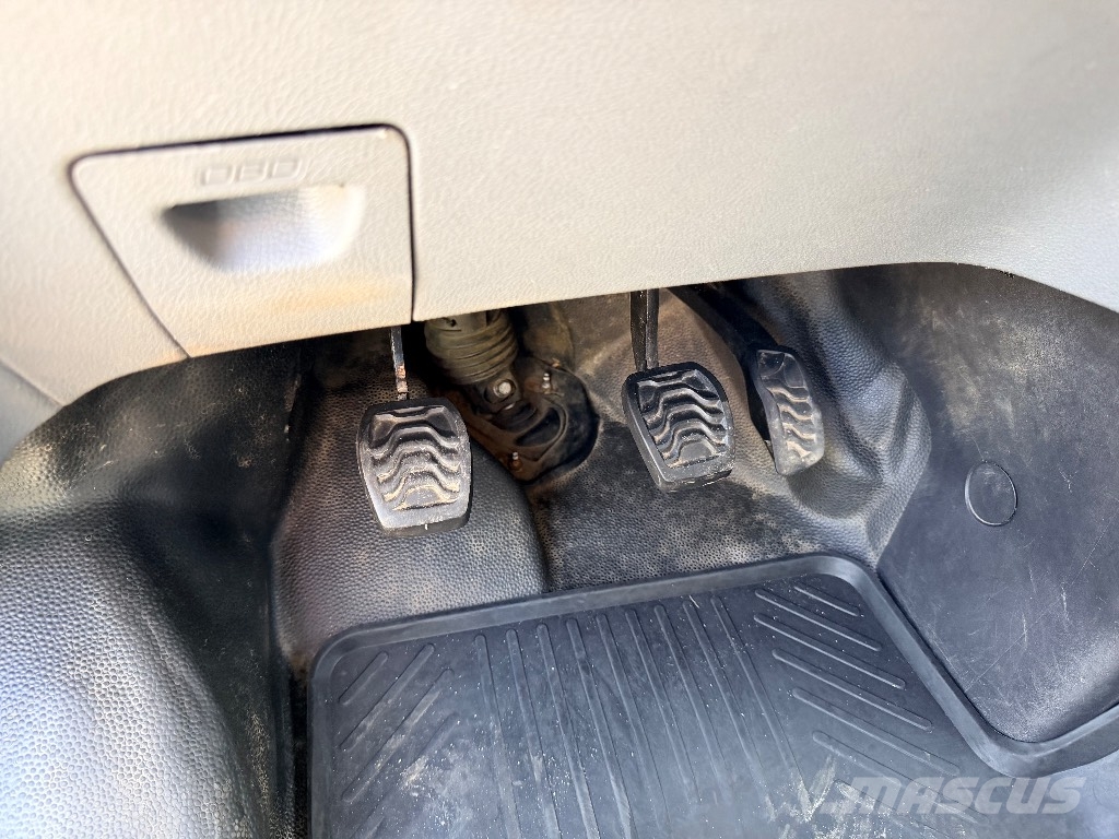 Ford Transit 4x4 huolto auto 2.0 diesel Furgonetas /Furgón