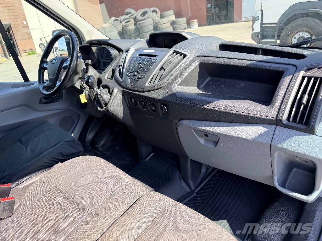 Ford Transit 4x4 huolto auto 2.0 diesel Furgonetas /Furgón