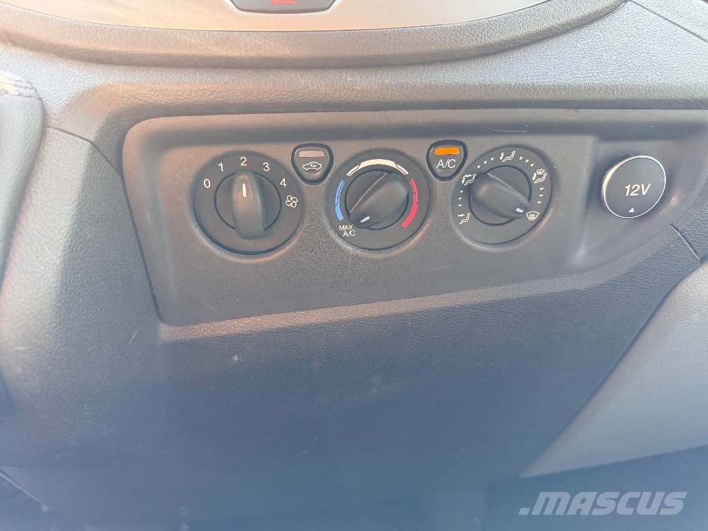 Ford Transit 4x4 huolto auto 2.0 diesel Furgonetas /Furgón