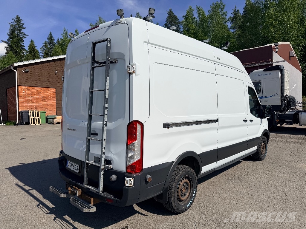 Ford Transit 4x4 huolto auto 2.0 diesel Furgonetas /Furgón