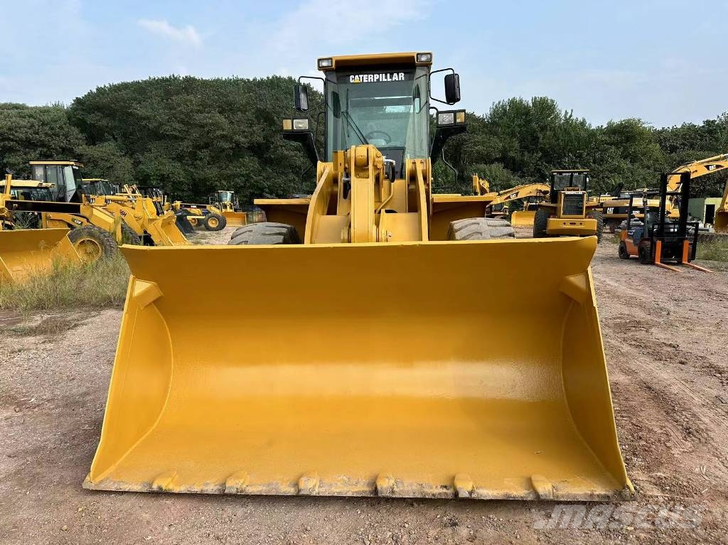 CAT 966G Kolesni nakladalci
