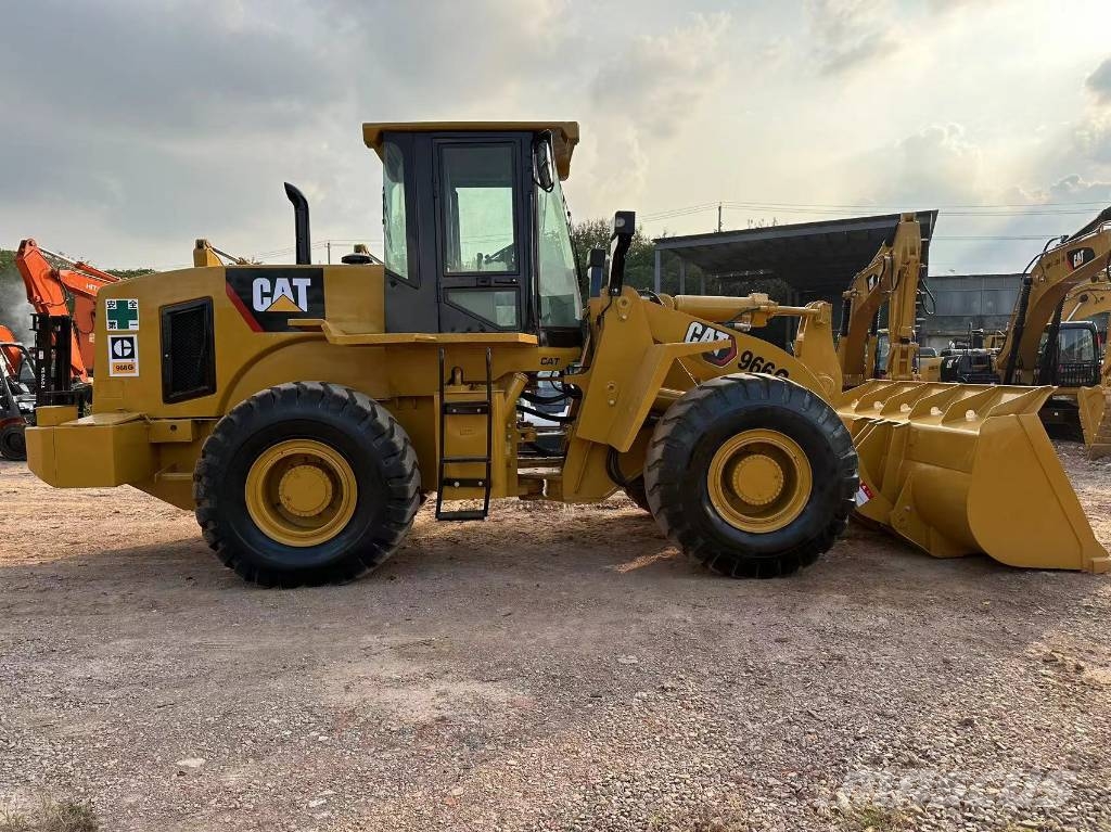 CAT 966G Kolesni nakladalci