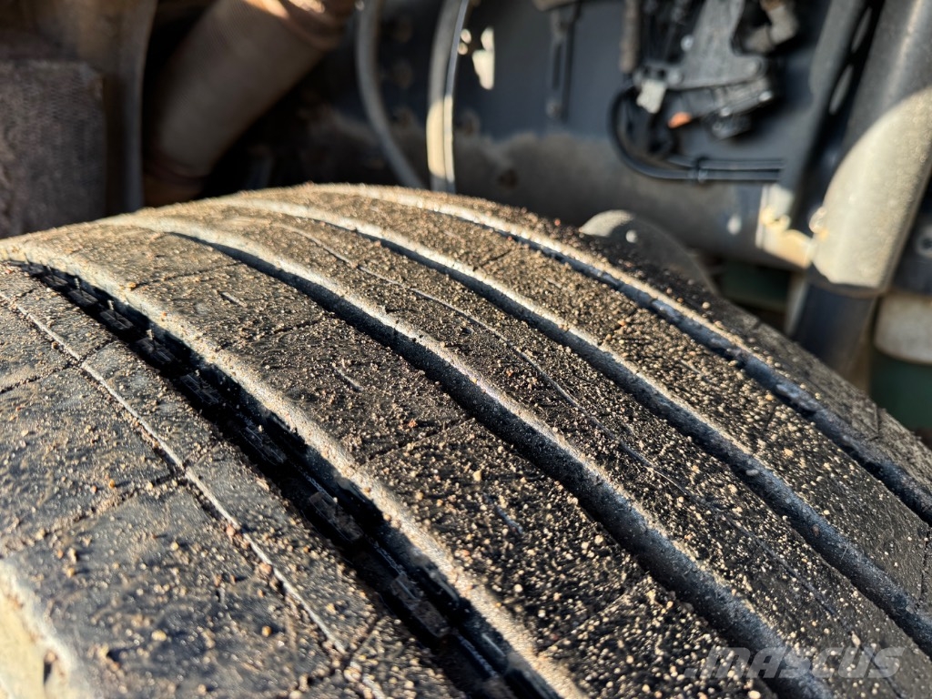 Volvo FM 540 6X6 / Wüst SMC-812TCR ماكينات تقطيع أخشاب الحراجة