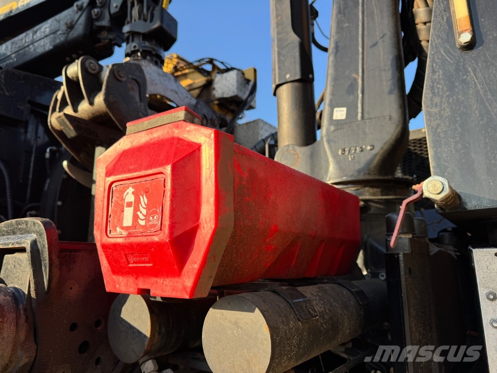 Volvo FM 540 6X6 / Wüst SMC-812TCR ماكينات تقطيع أخشاب الحراجة