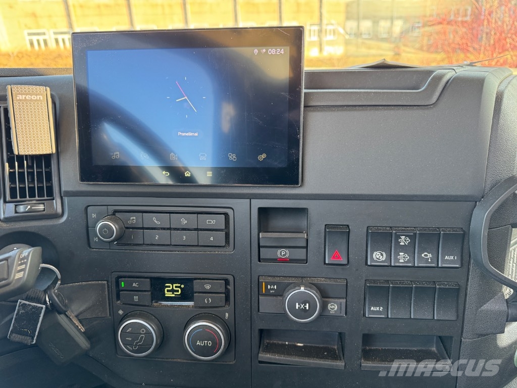 Volvo FM 540 6X6 / Wüst SMC-812TCR ماكينات تقطيع أخشاب الحراجة